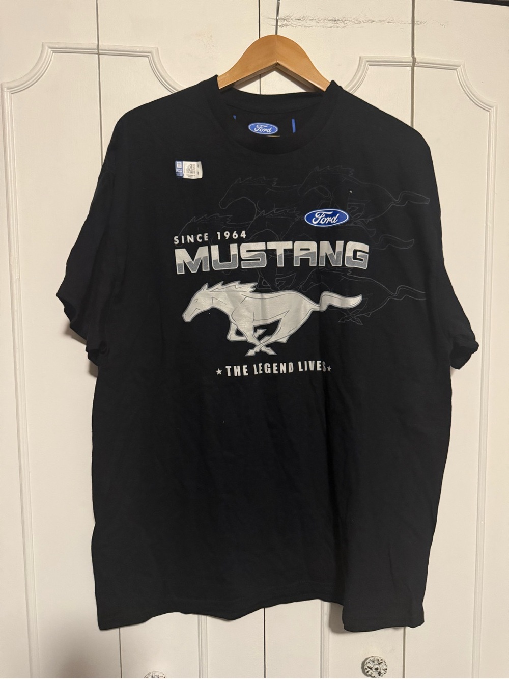 Ford Mustang by Jeff Hamilton designs Men's Black Graphic Tee - Silver Logo